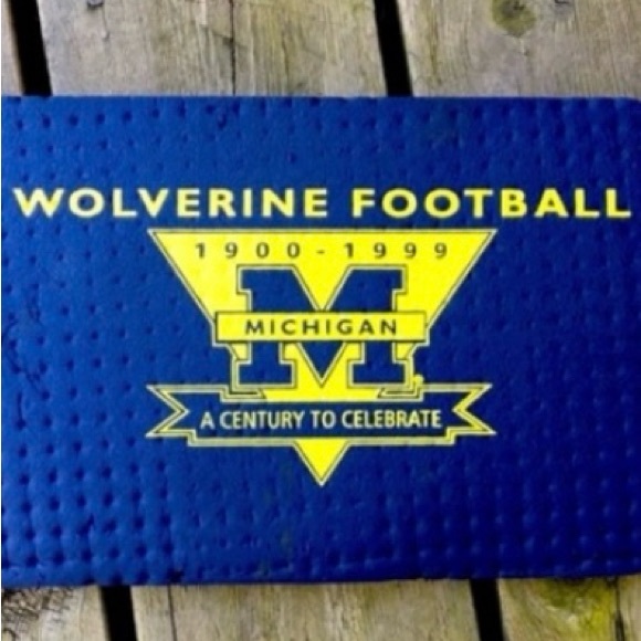 Pad MICHIGAN 1999 Wolverine Centennial Stadium Seat Mat Foam Cushion Maize Blue - Picture 3 of 6